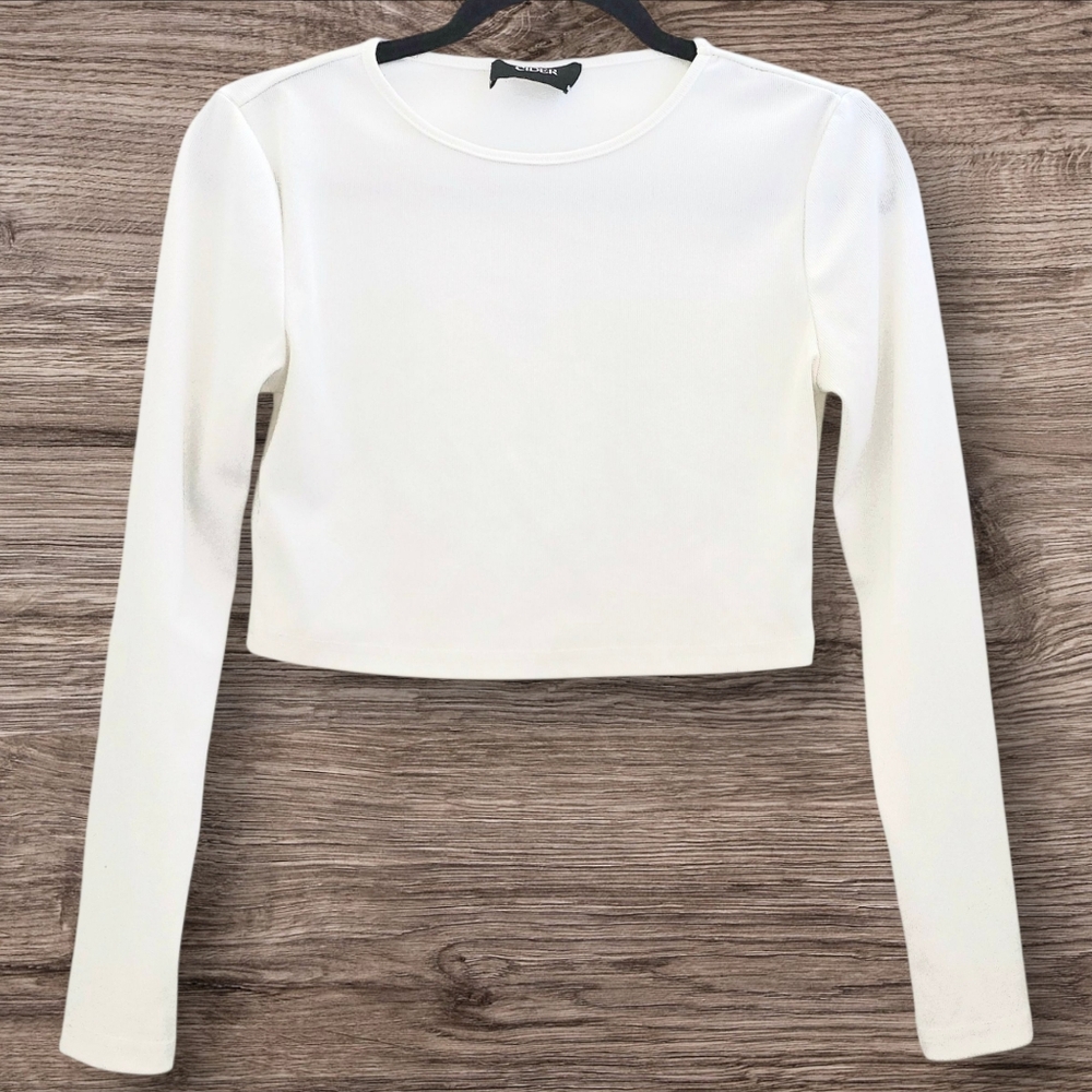 Cider Ribbed White Long Sleeve Crop Top | Size Medium | Crewneck